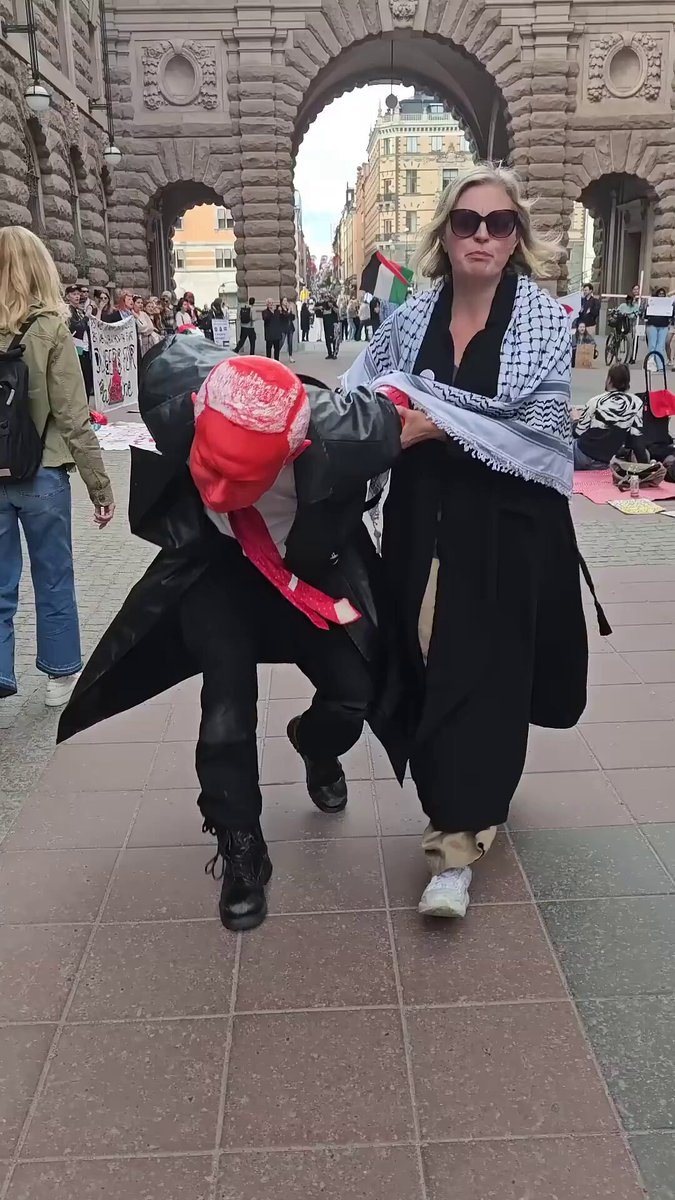 Stokholm'de Netanyahu Temsili Protestosu: Polis Müdahalesi