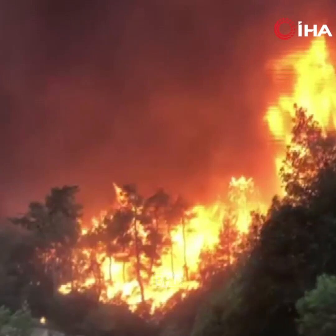Denizli-Aydın Sınırındaki Yangın Tekrar Şiddetlendi, Buldan'da Tahliye Başladı